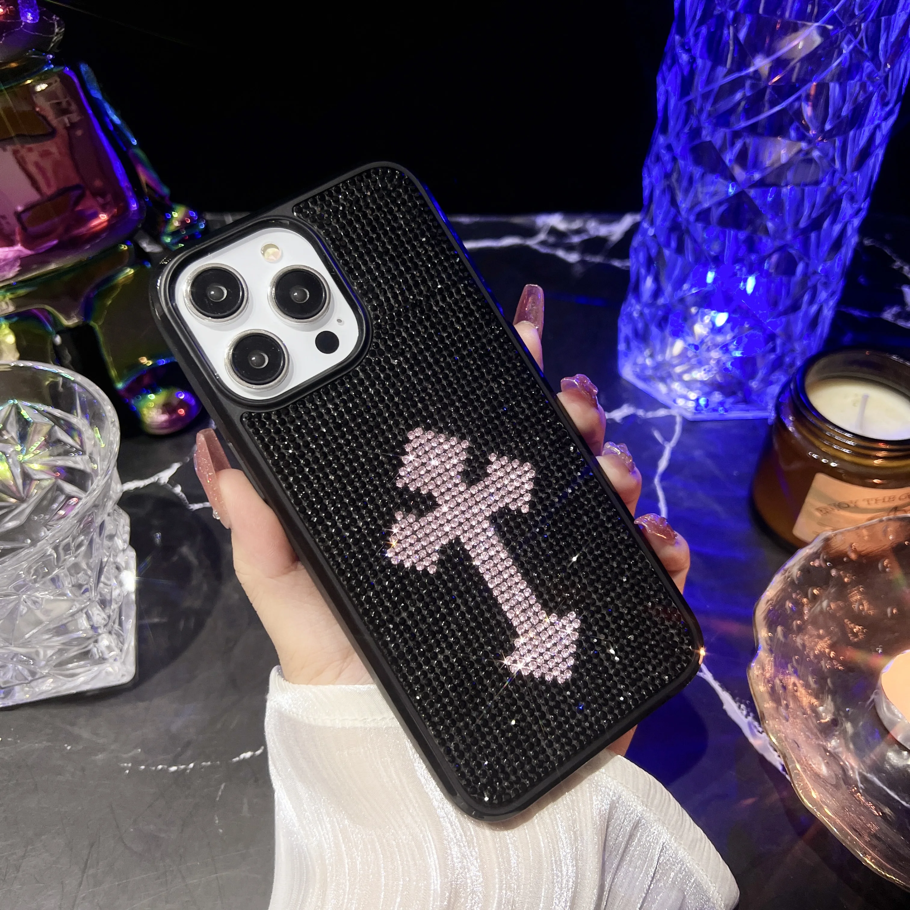 Chic Style Luxury Bilng Bling Gothic Cross Rhinestone Shockproof Protective Cover Case For iPhone 16 15 14 13 12 11 Pro Max Plus