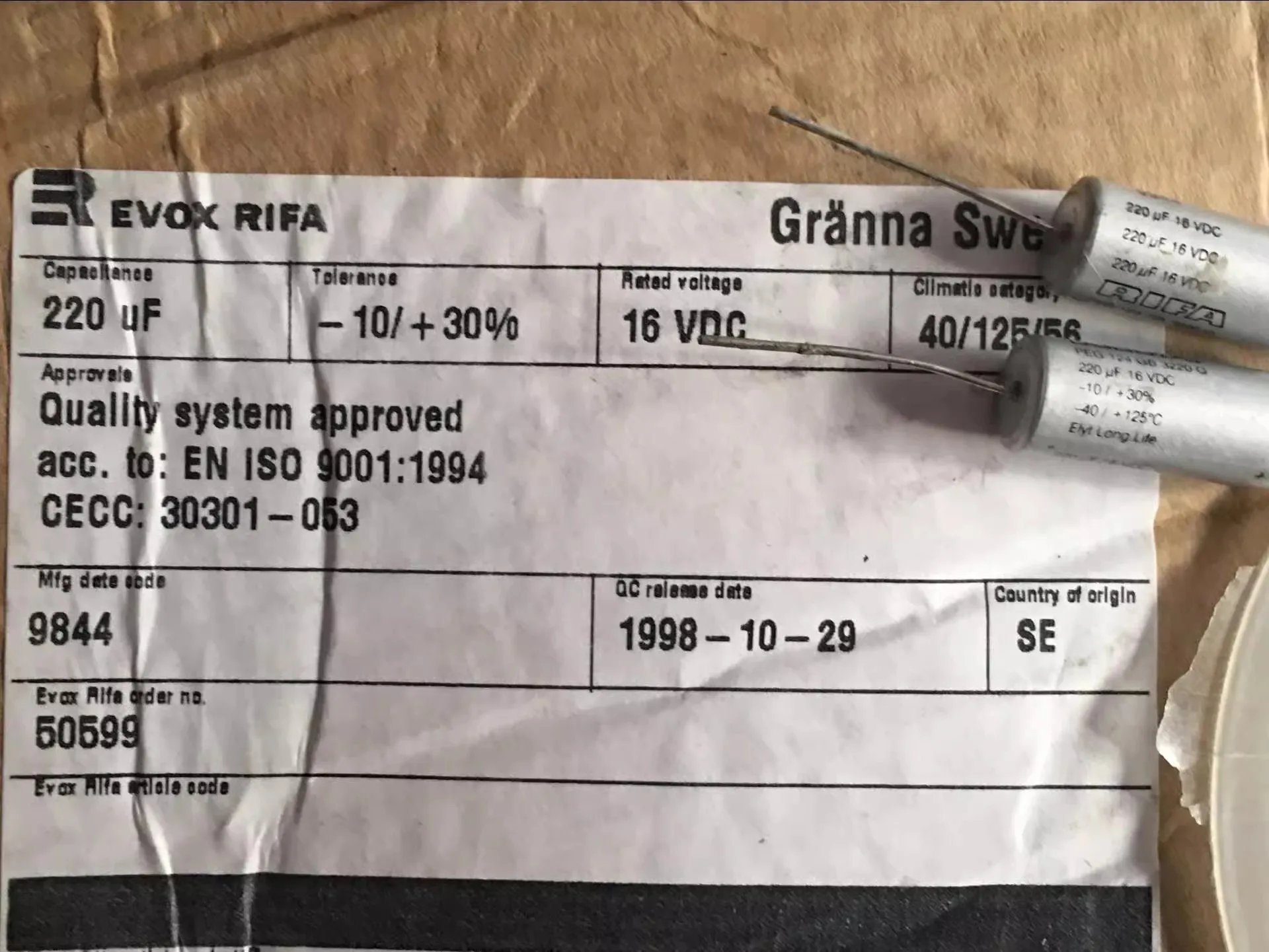 3 stks/partij Nieuwe EVOX RIFA PEG 124 16V220UF 16 V 220 UF PEG124GB3220QT1 axiale koorts elektrolytische condensator