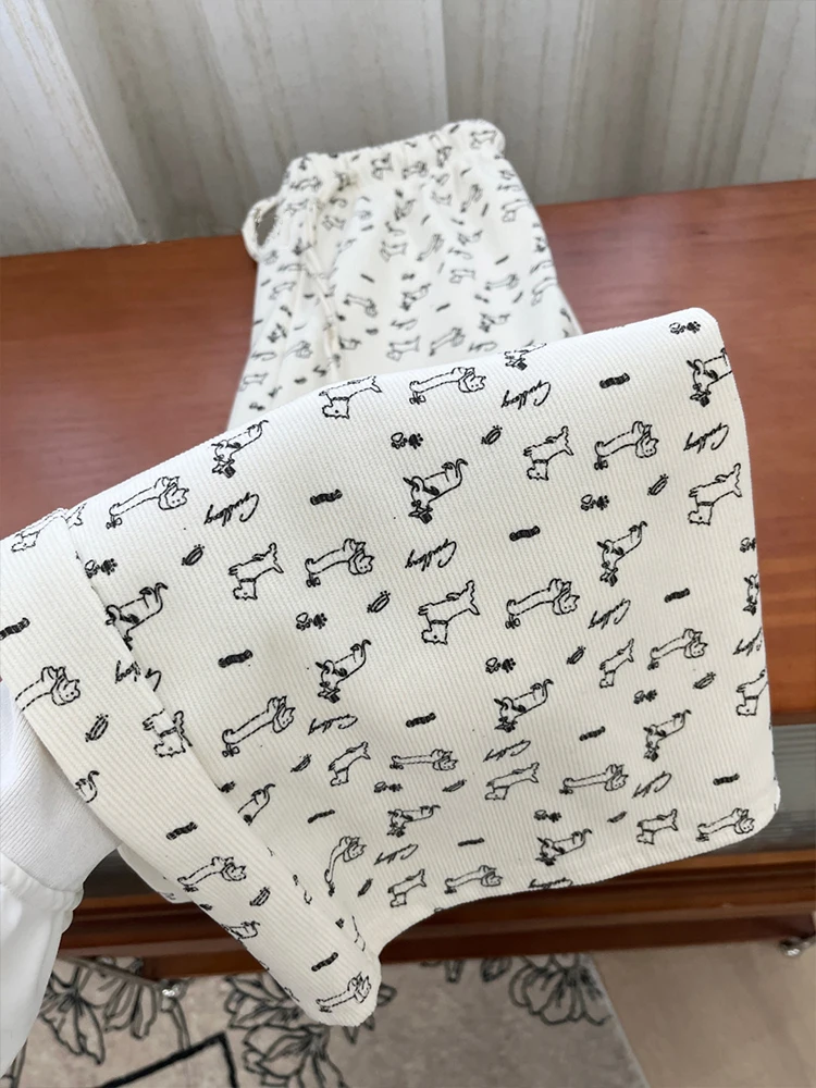 กางเกงขายาวทรงหลวมลายการ์ตูนสุนัขสำหรับผู้หญิง เอวสูง ขากว้าง ผ้าฟลีซบุซับใน เหมาะสำหรับฤดูใบไม้ร่วงและฤดูหนาว สไตล์ลำลอง สวมใส่สบาย