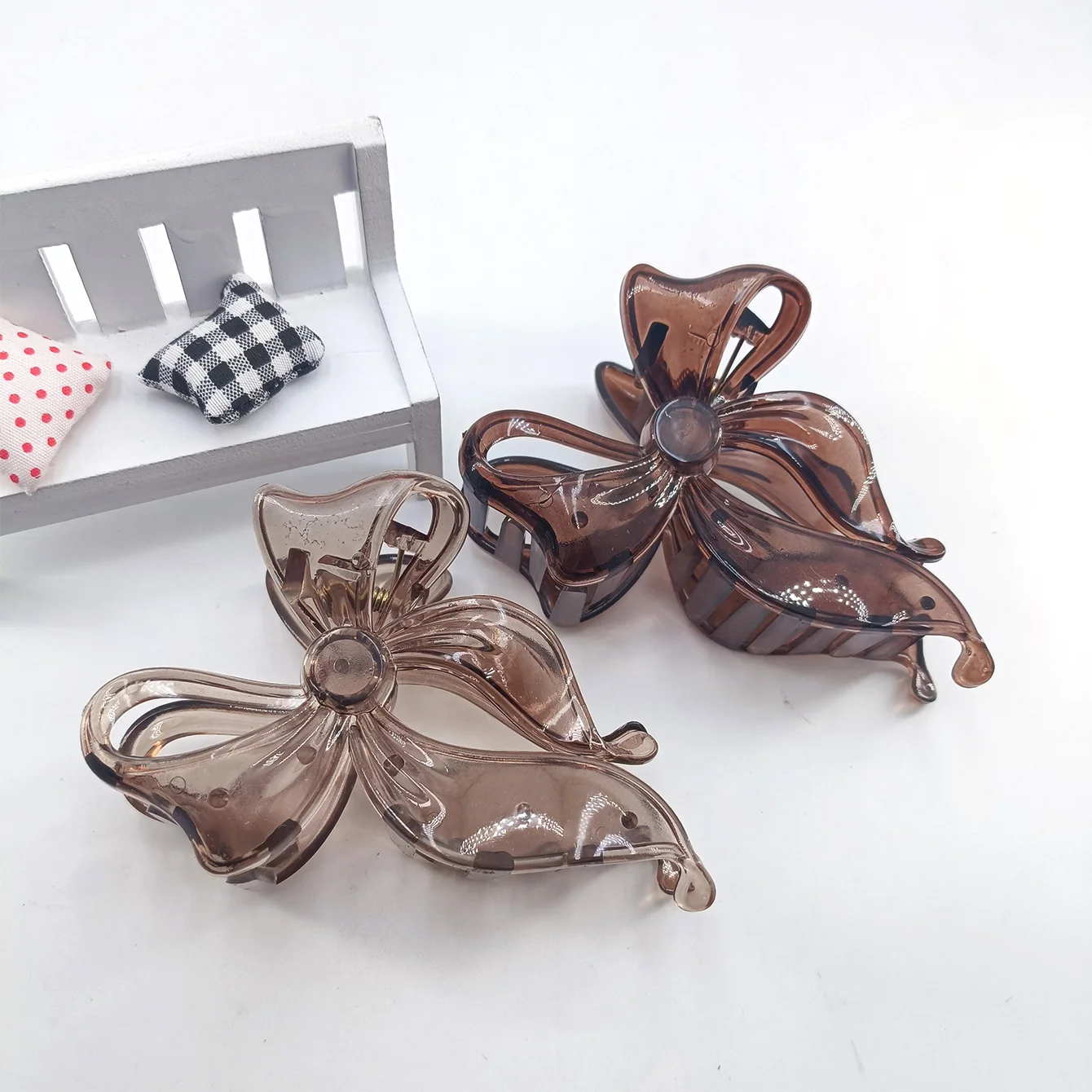 

Colorful Butterfly Knot Hair Claw 3D Effect Shark Clamp Fashion Bun Hair Styling Clip Professional Hair Clip