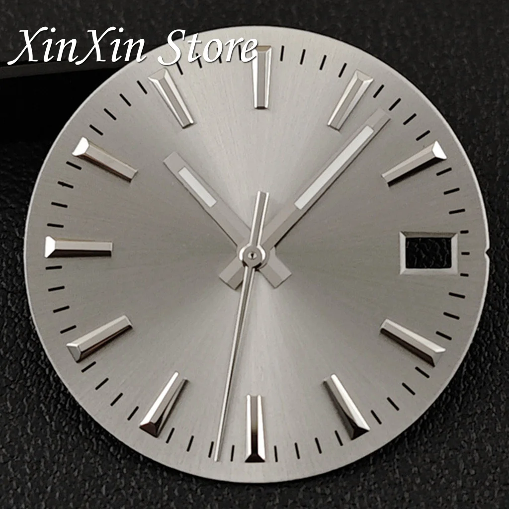 Cadran de montre gris soleil éclatant 28,5 mm à rayures, surface simple, date unique, avec aiguilles de montre NH35 pour mouvement NH35 NH36 4R/7S