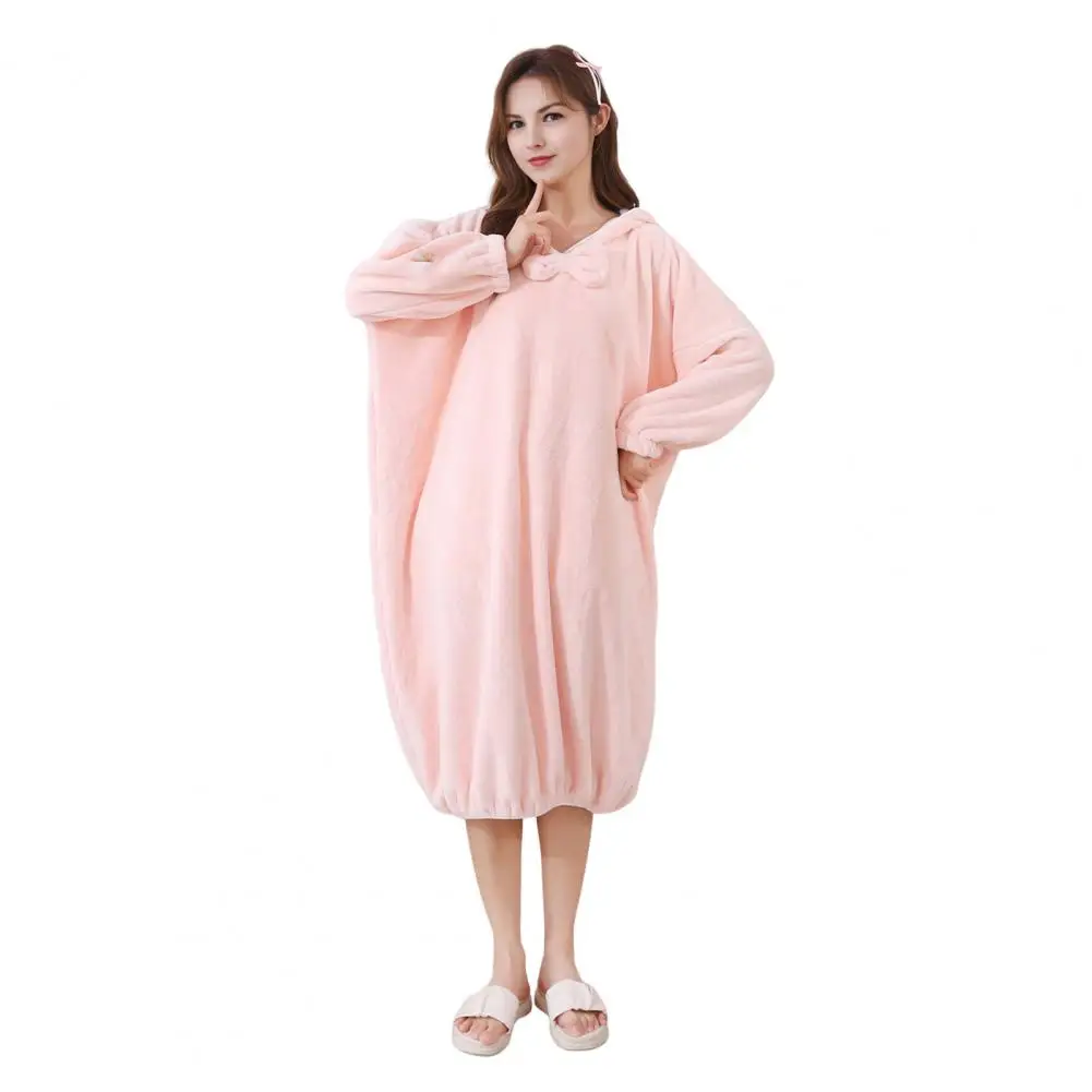 Coral Velvet Bathrobe Women’s Hooded Bathrobe Pullover with Elastic Cuffs Loose Fit Warm Loungewear Robe for Autumn Winter