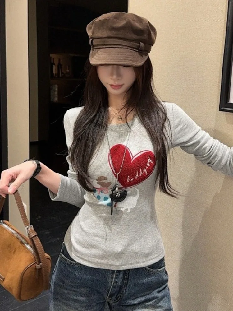 

Korean Style Grey Heart Dog Embroidery Long Sleeve Women's T-shirt Slim Fit Short Design Base Shirt for Autumn Winter