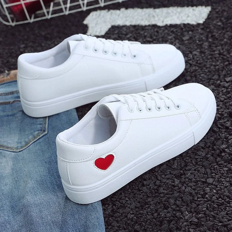 2024 Spring  Autumn Woman Shoes Fashion New Woman PU Leather Shoes Ladies Breathable Cute Heart Flats Casual Shoes White Sneaker