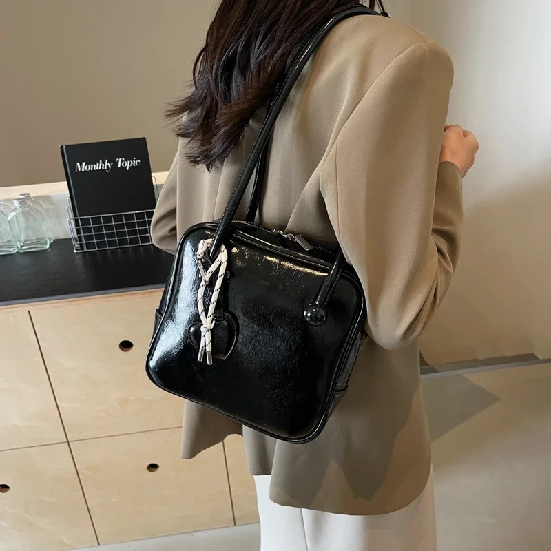 LEFTSIDE Small PU Leather Retro Tote Bag for Women 2024 Trend New Fashion Y2K Handbags Lady Travel Underarm Shoulder Bags