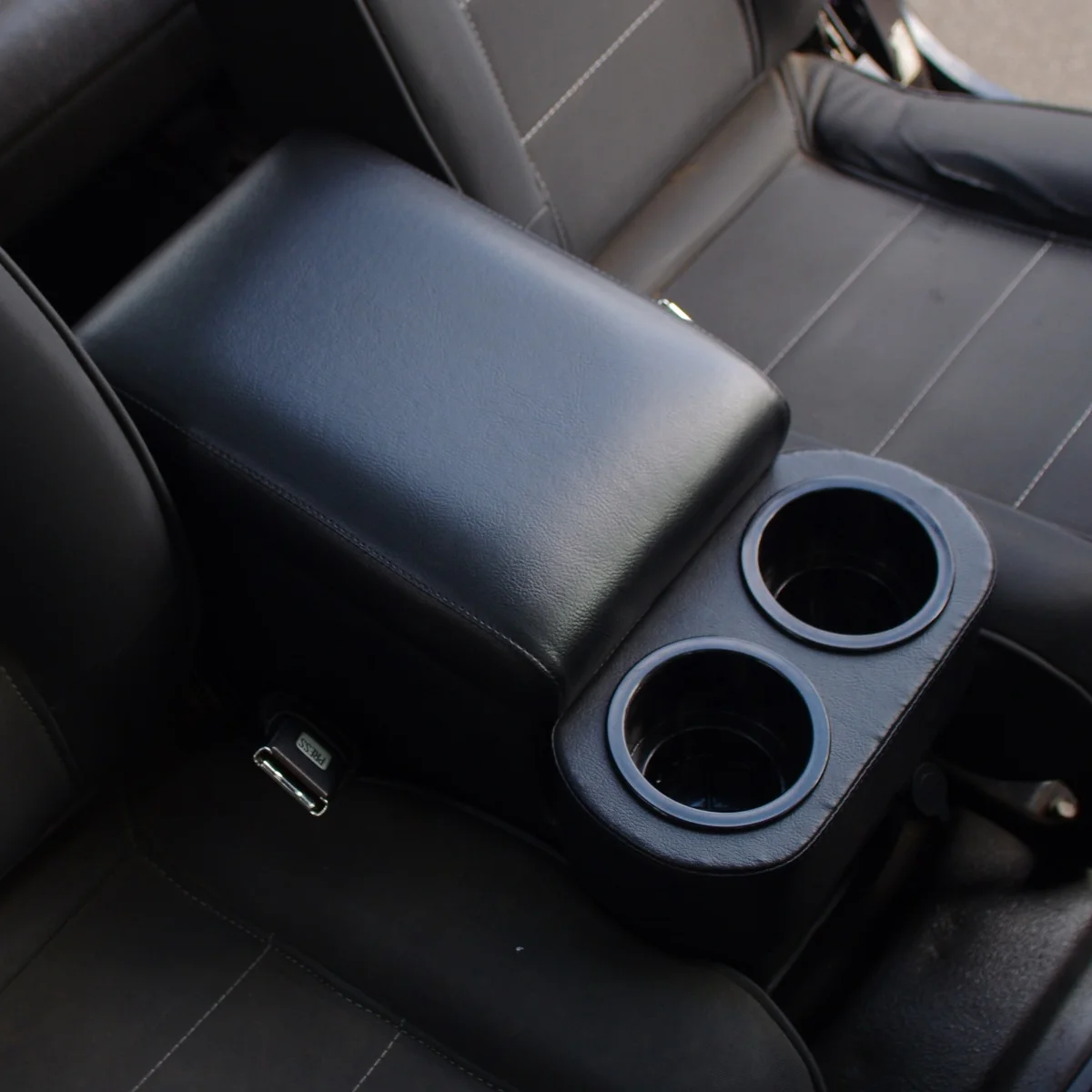 

Equipment Smart Library Factory Wholesale Nissan Car Rear Armrest Box Universal Center Console Box