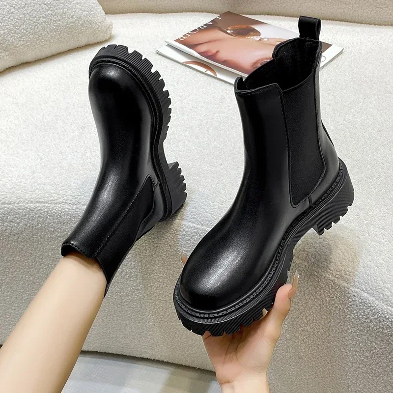 Women Boots Hot Luxury Thick Sole Chelsea Boots Women Flat Casual Boots High Quality Fashion Shoes for Women Zapatos De Mujer