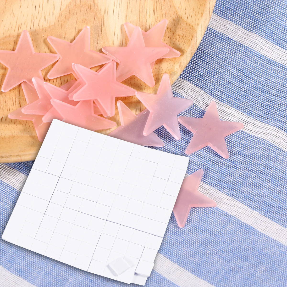 

100 Pcs Decoration Fluorescent Stickers Bedroom for Decals Stars
