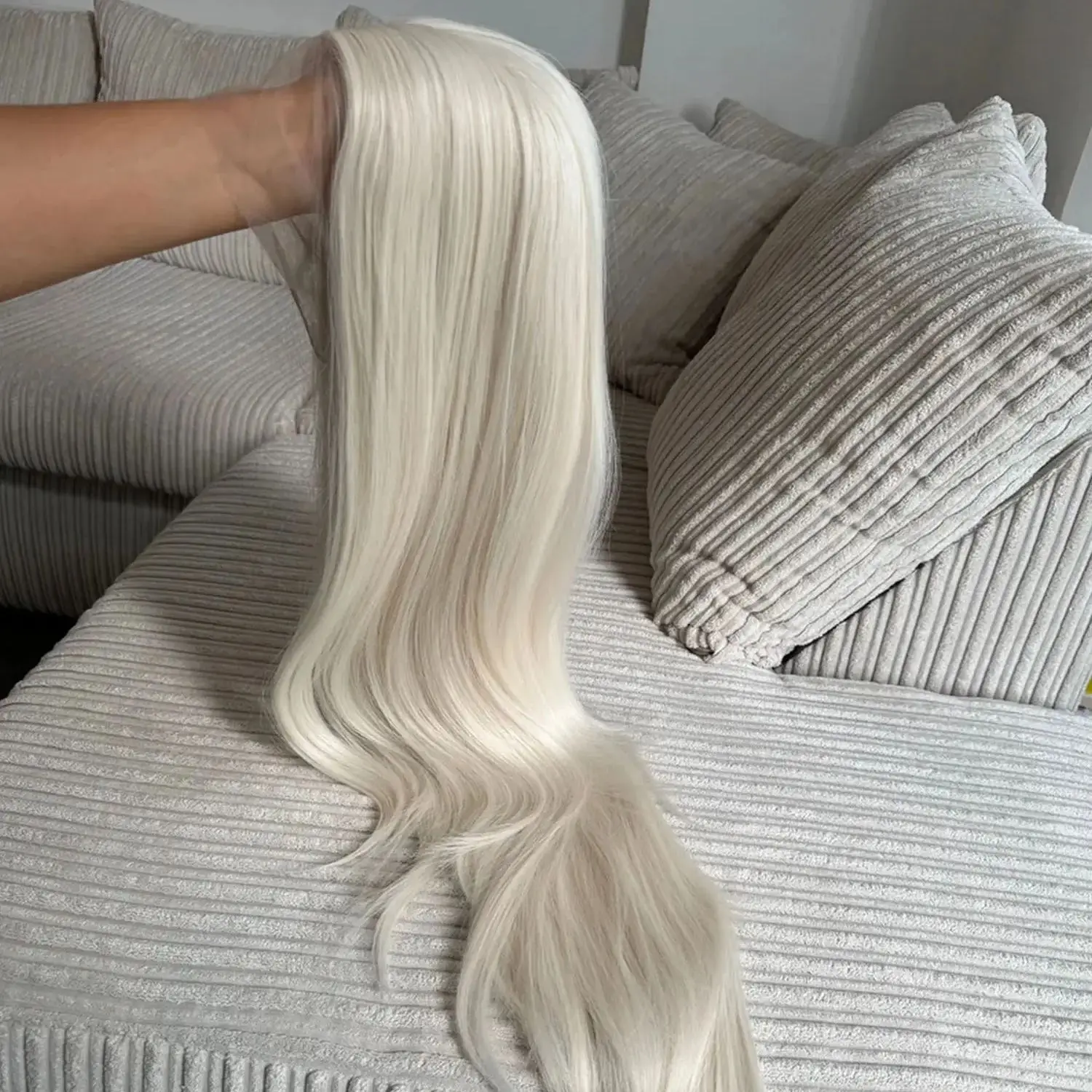 Platinum Blonde Long Straight Hair 24“ White Human Hair Blend Synthetic Fiber Realistic Look Natural Hairline Premium Fibre