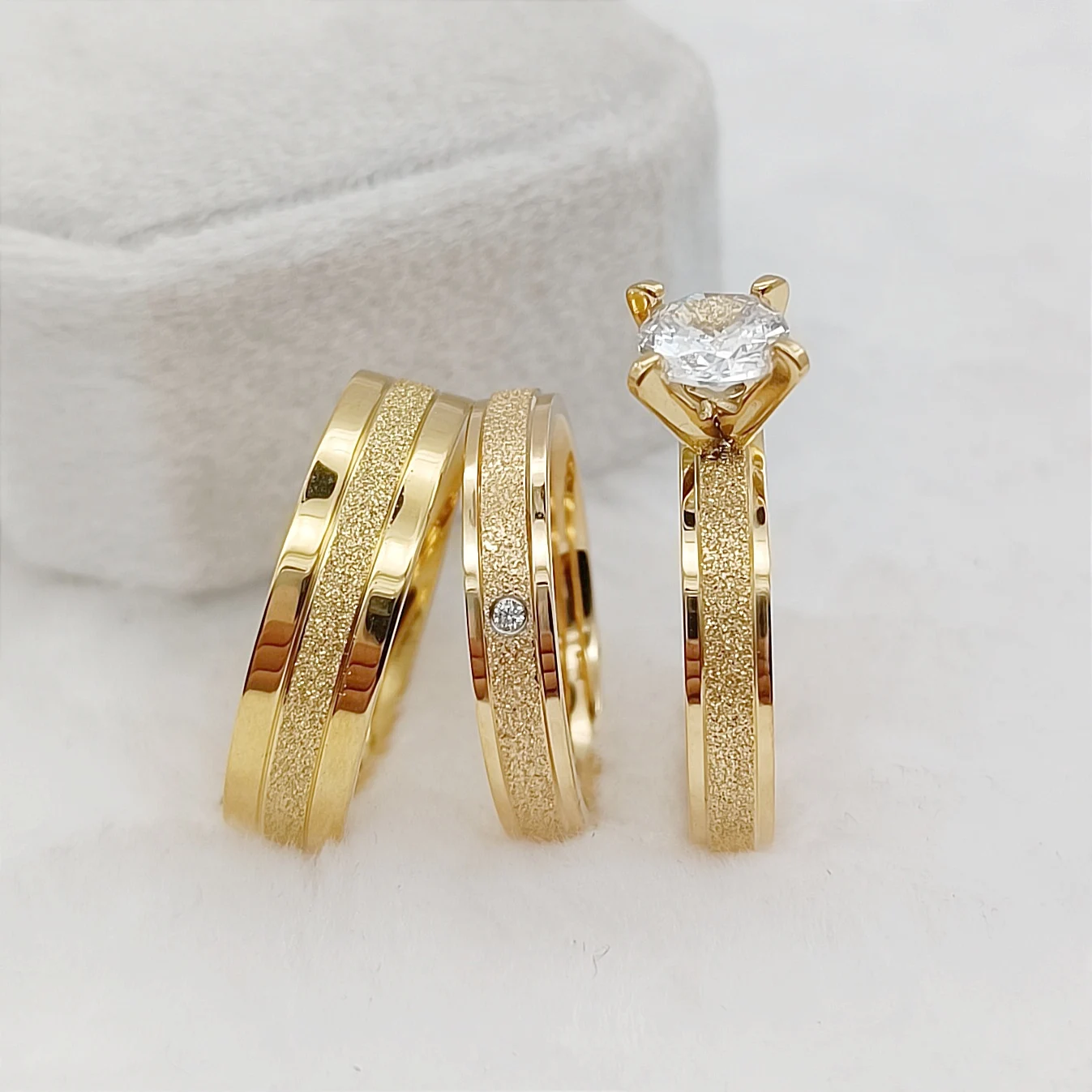 

Classic Wedding Engagement Rings For Men and Women Alliances Frosted 24k Gold Plated Jewelry Bridal Sets Couple Valentine Gifts