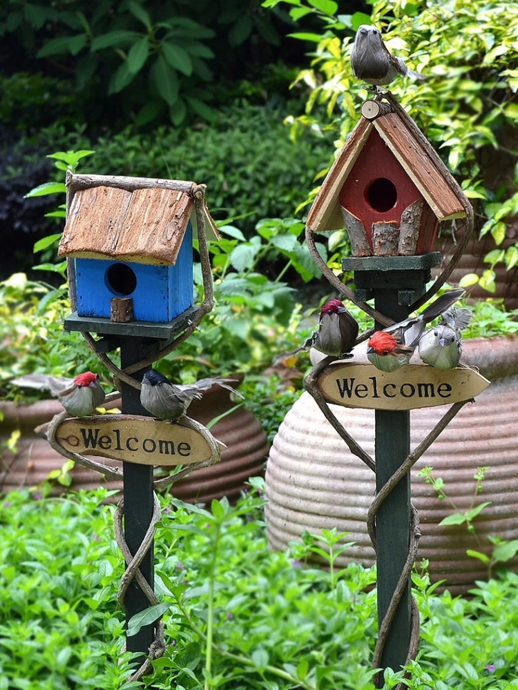 Outdoor garden bird's nest patio with yard decorations