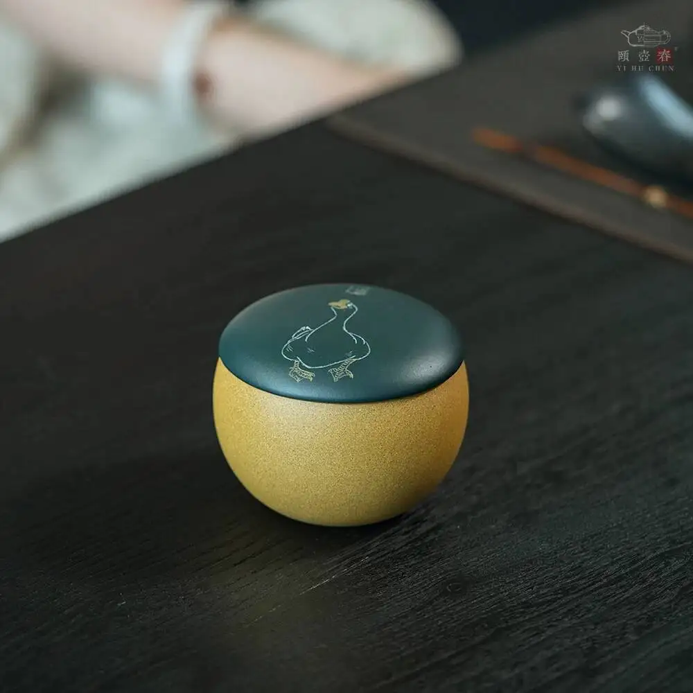 

Yihu Chun Yixing Premium Purple Clay Two-Tone Handmade Portable Storage Canister, Small Tea Awakening Canister