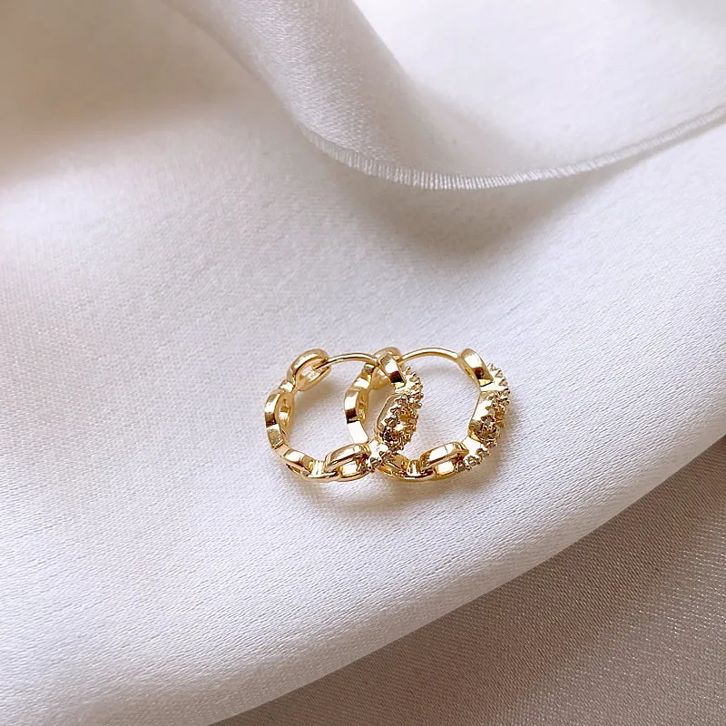 Luxuriöse, vollbesetzte Zirkon-Ketten-Huggie-Ohrringe für Damen, vergoldet, elegante Hängeohrringe, Party-Modeschmuck – Detail 7