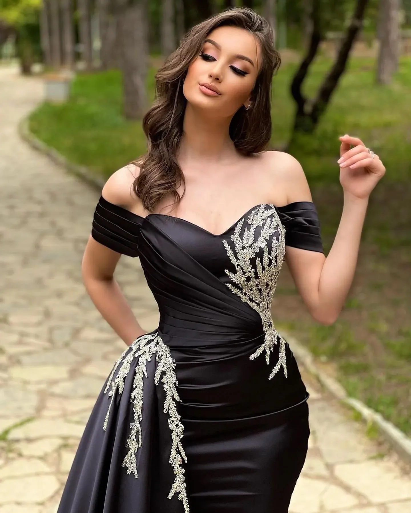 Black Appliqued Mermaid Hip wrap Evening Dresses Pleated With Detachable Train Sexy sweetheart collar Satin Formal  Prom party