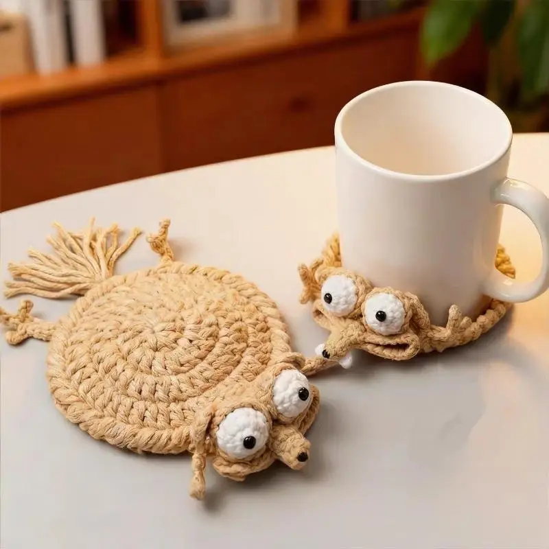 Crochet Squirrel Coaster Animal Cup Mat 1PC Heat Resistant Handmade Table Decoration for Home Sofa Bar Coffee Use