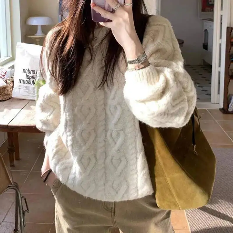 

Women Knitting Sweater 2025 New Soft Knit Solid Color Sweater Women's Retro Thickened Oversized Lazy Style Slim Fit Knit Top