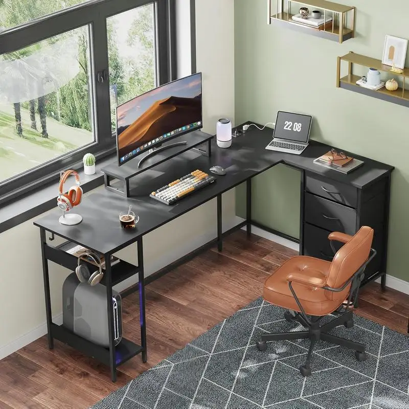 Bureau d'angle en forme de L DEVAISE, 168×103 cm, avec tiroirs, prise électrique et port USB, bureau informatique spacieux avec rangement pour bureau à domicile et chambre, noir