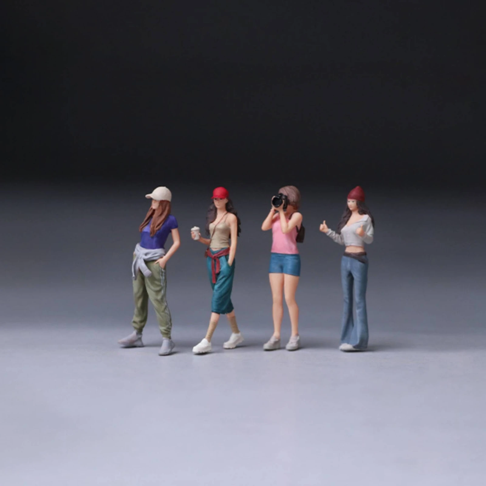 1 64 Scale Model Display Resin Small Group Standing Figures Realistic Miniature Women Set for Model Arrangement Use