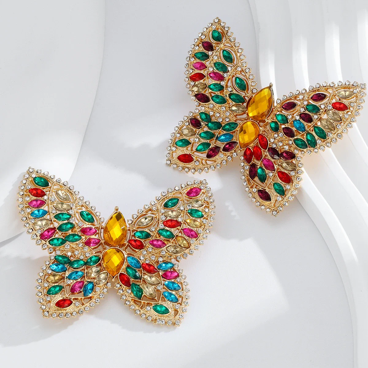 Palace Style Butterfly Brooches Pins For Women Unisex Luxury Rhinestone Insects Party Banquet Brooch Gifts