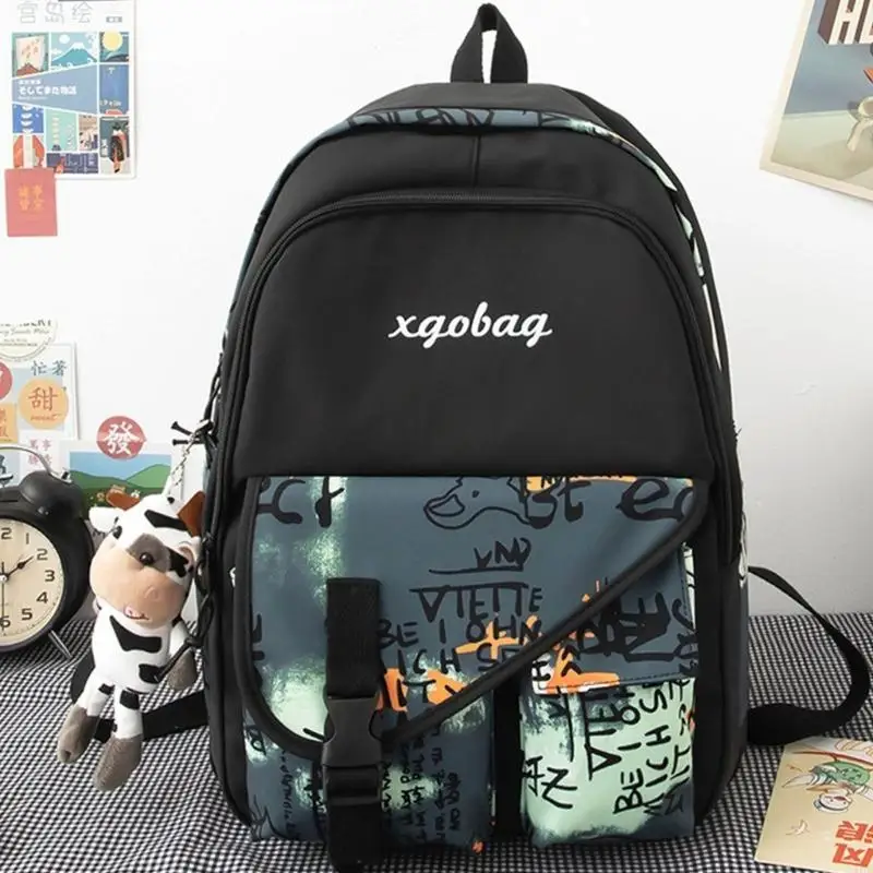 

Школьный рюкзак с милой кулон