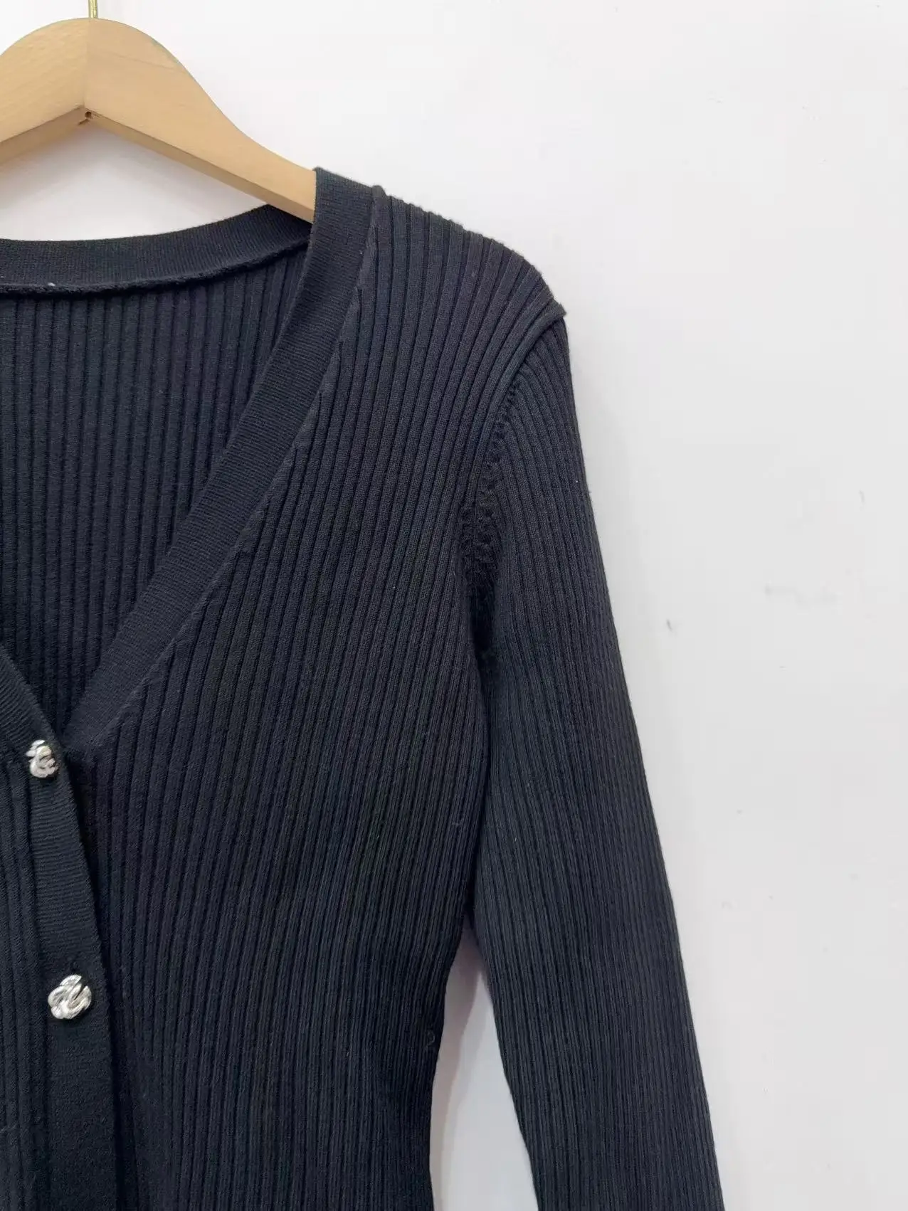 

Spring/Summer Women V-Neck Ribbed Long Sleeve Solid Knit Top Slim Single Breasted Fashion Elegant Cardigan