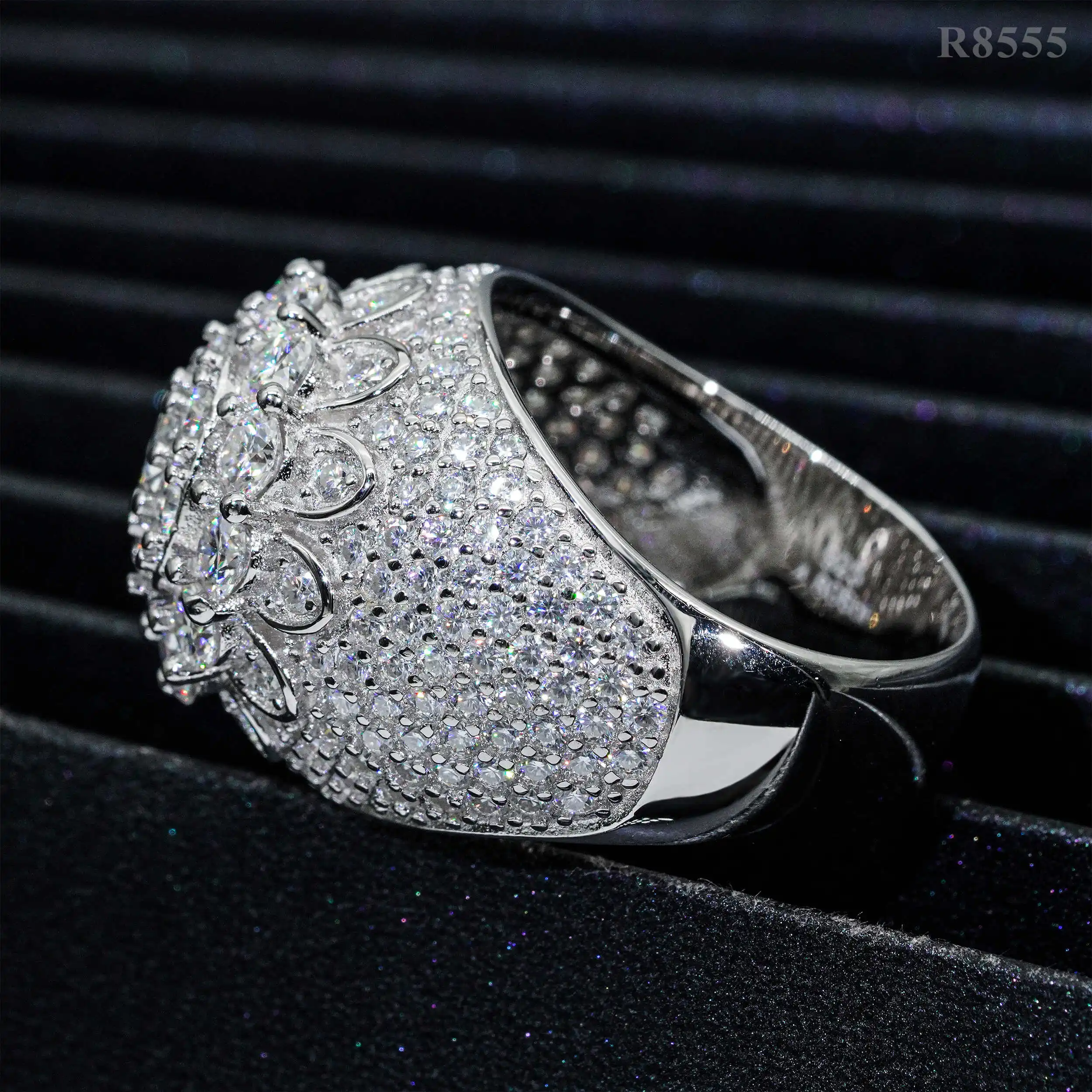 

Full Inlay D Color Moissanite Ring 925 Sterling Silver With Certificate Rock Band Hip Hop Rings for Man Jewelry R8555