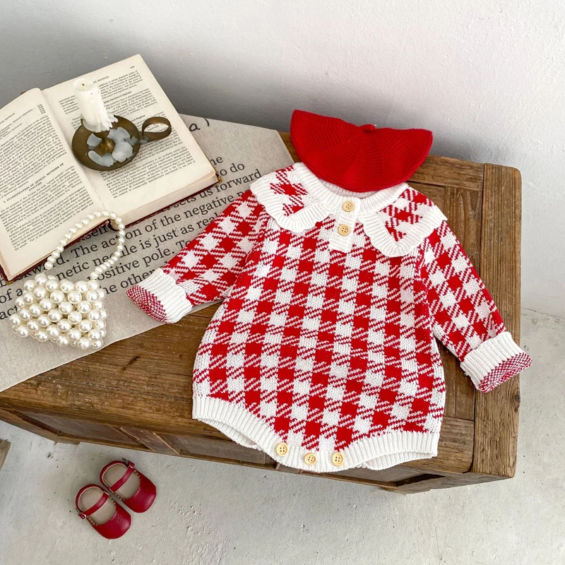 Autumn New 0-3 Year Old Baby Clothing Cute Baby Girl Red Thousand Bird Grid Cotton Knitted Triangle Crawler