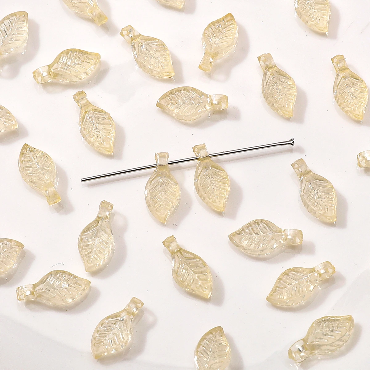 50-200 stuks acryl bladvormige bedels gekleurde bladeren tussenstuk kralen voor DIY kettingen armbanden knutselwerk sieraden maken