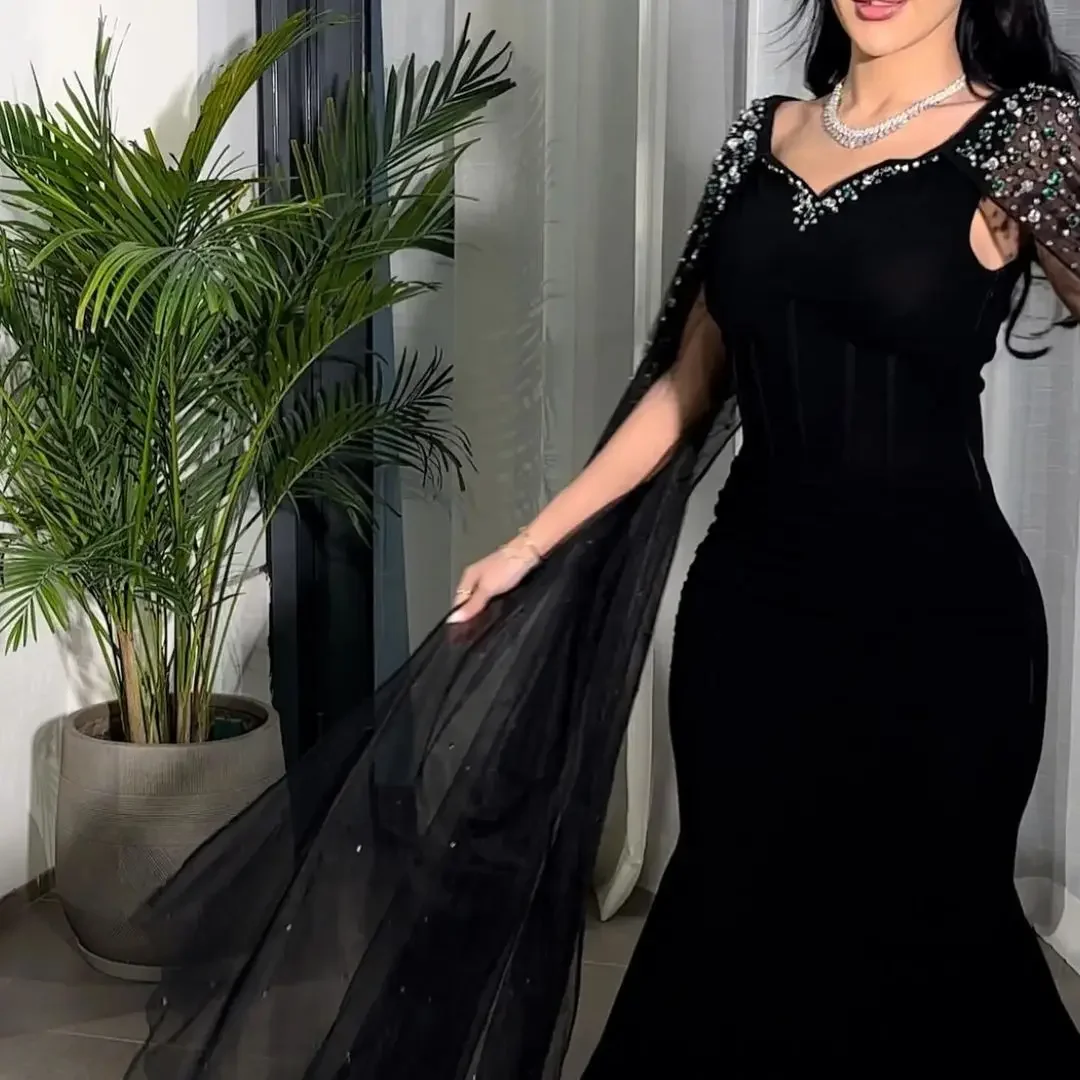 Saudi Arabia Black Evening Dresses V Neck Prom Dresses Pleated Sleeveless Beadings Floor Length Formal Occasion Party Dress