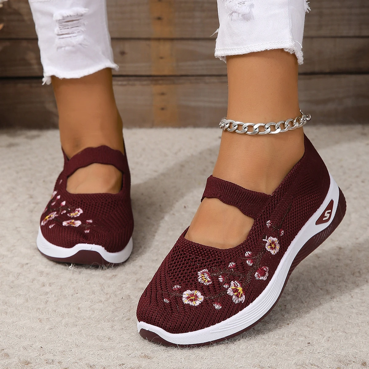 Women Flat Shoes Non-slip Soft Sole Loafers Breathable Mesh Embroidery Casual Shoes for Women Comfort Lightweight Sneakers Women