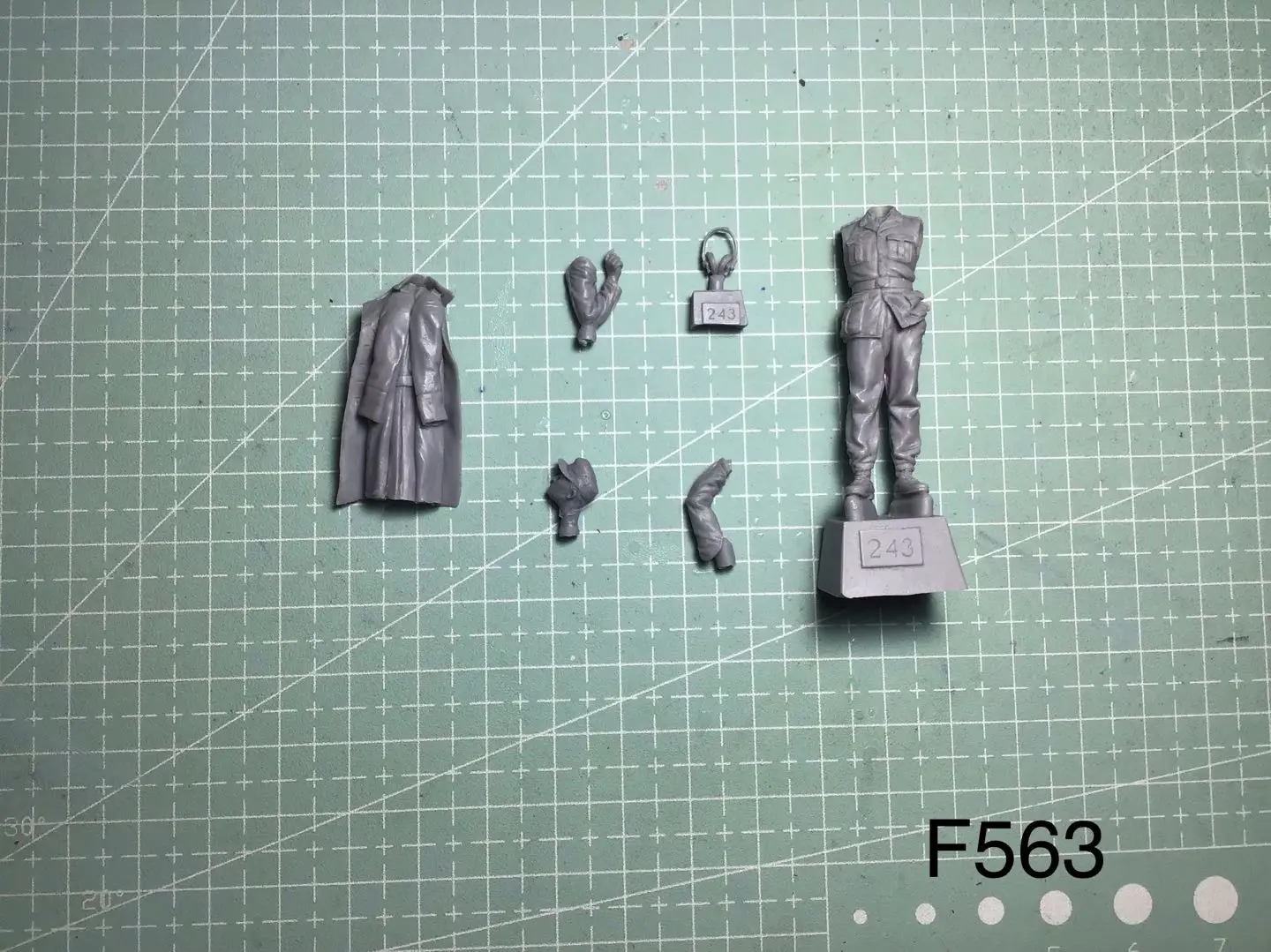 1/35  Resin Model Figure GK， Unassembled and unpainted kit