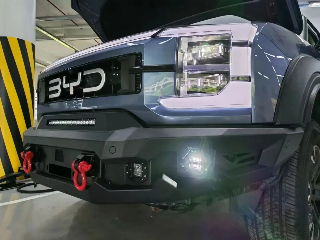 New 4x4 for BYD Shark 6 Exterior Accessories  Steel  Bull Bar Bumper  Front Bumper Step Bumper for Front Position Car