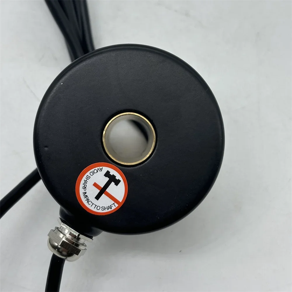 Codificador incremental oco CALT com furo passante de 15 mm 2048ppr GHH60-15G2048BMP526 push pull