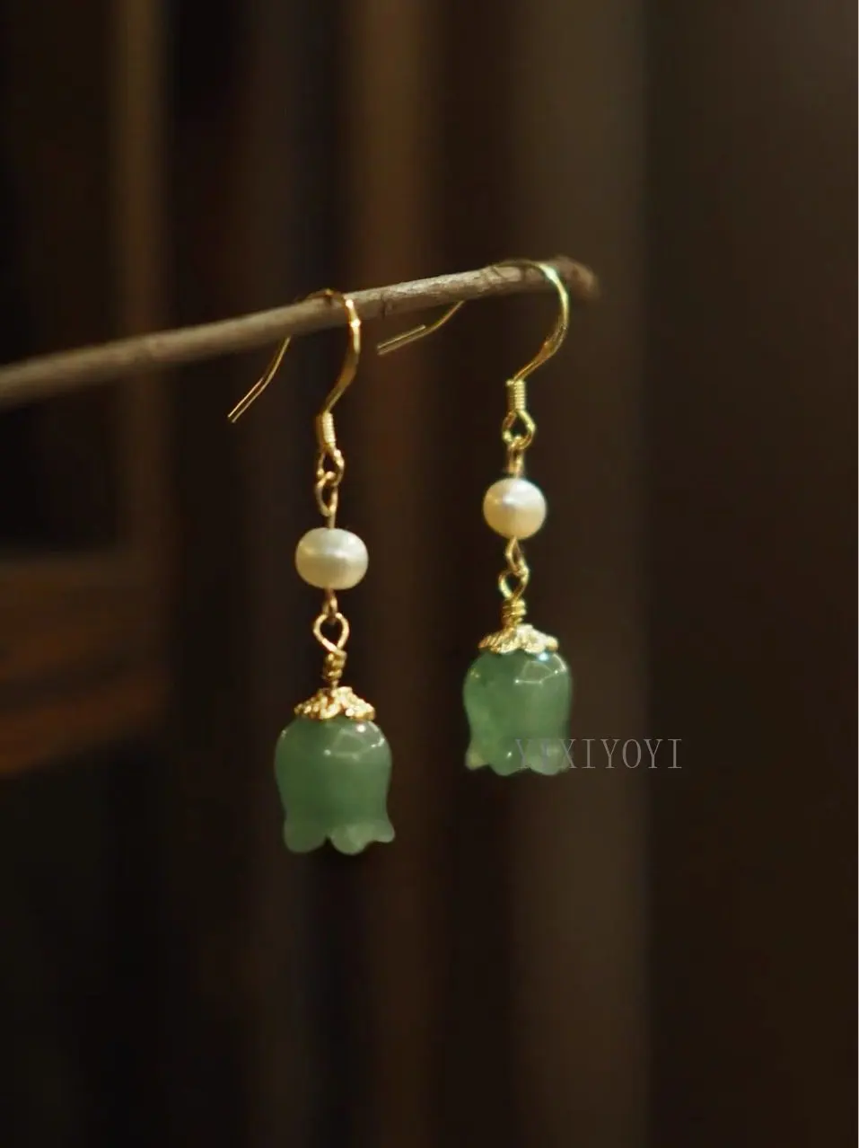 Naturalne kolczyki lilia Jade kolczyki antywrażliwe 14K złote w starożytnym chińskim stylu nowa perła zielonego jadeitu kolczyki dla kobiet