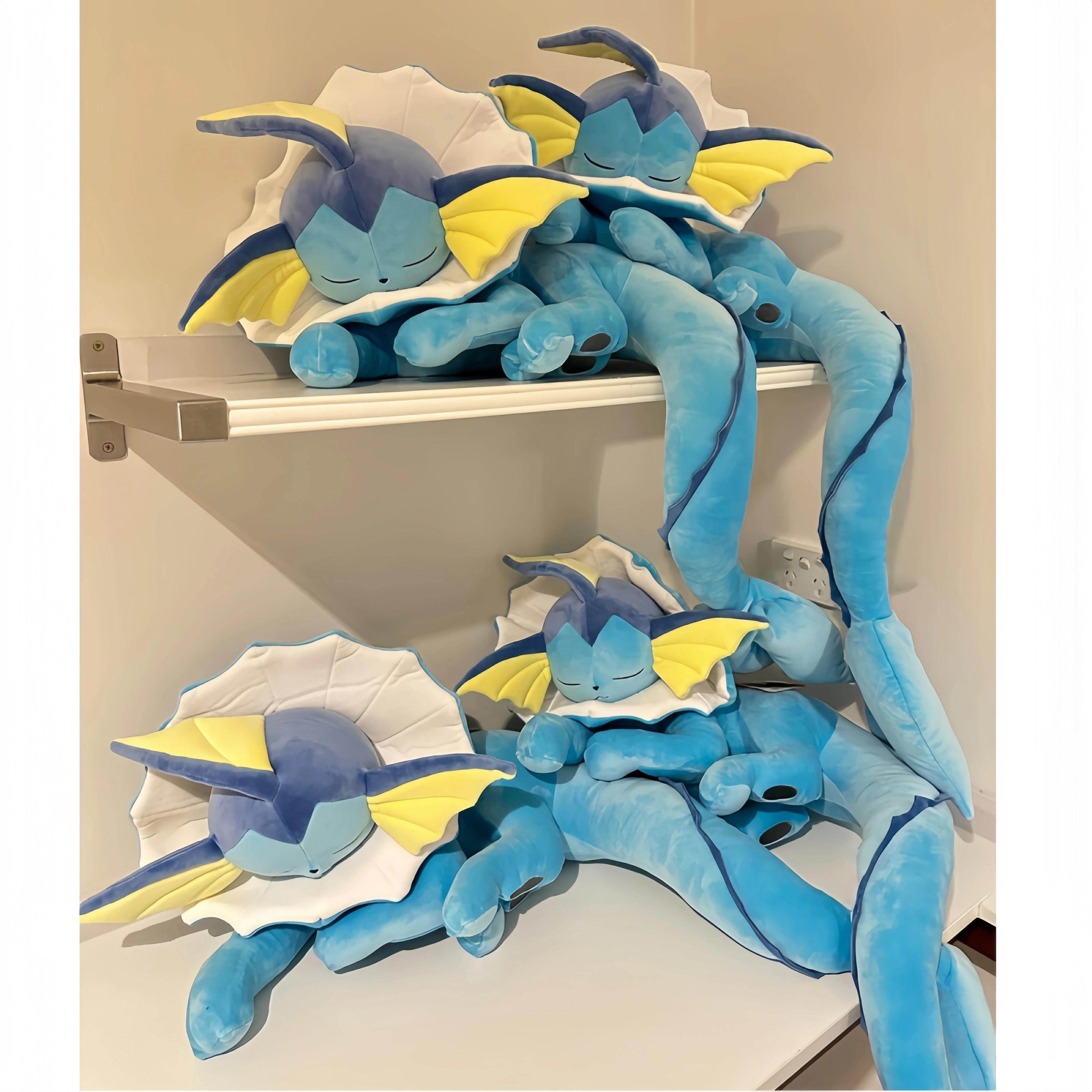 adorable-peluche-pokemon-grande-taille-nouvelle-eevee-evoli-peluche-endormie-vaporeon-pikachu-jouets-en-peluche-doux-poupee-de-dessin-anime-cadeau