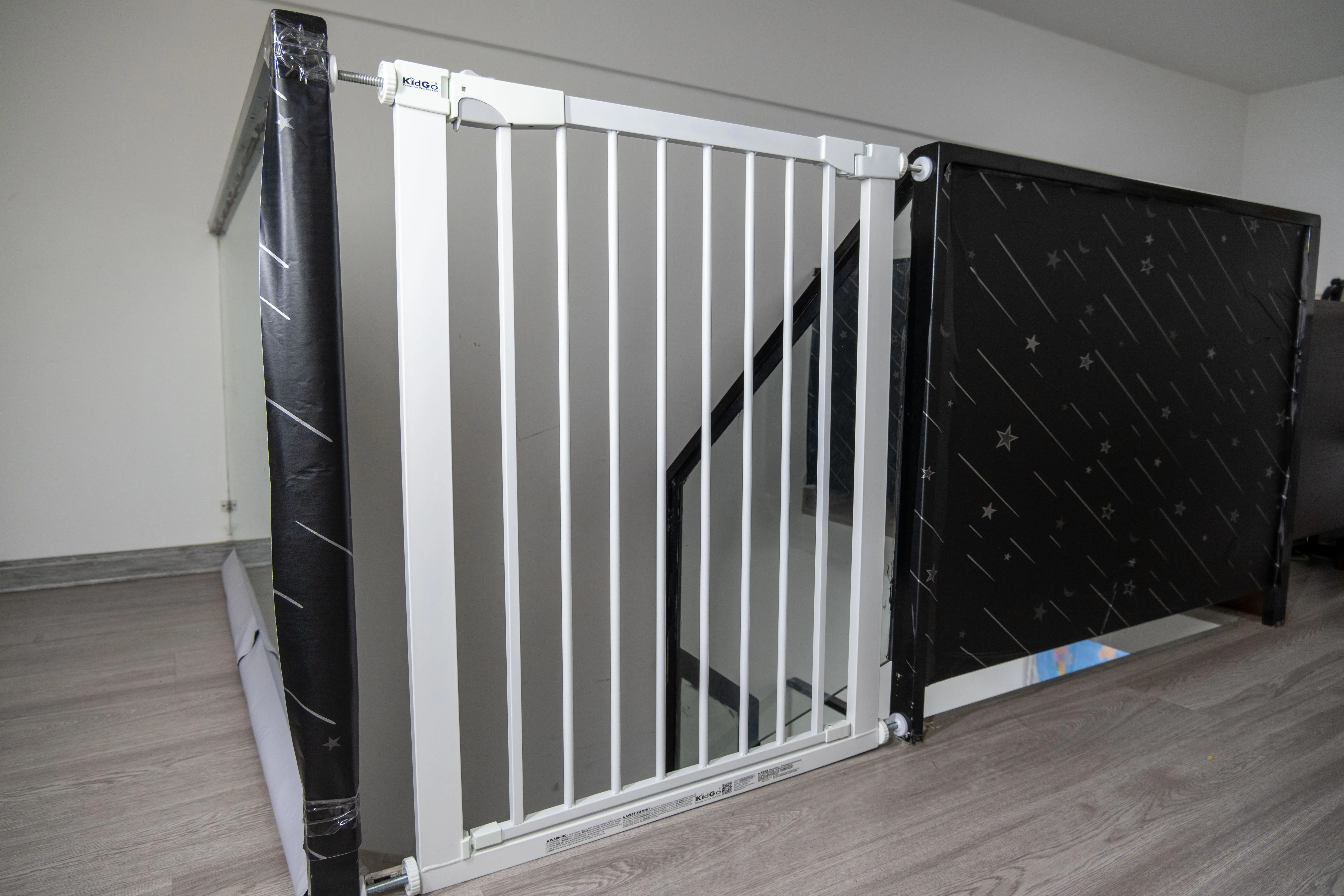 AiLiKEA PLANT HOT SALE OEM&ODM CUSTOMIZED Hot Baby Safety Product Child Proofing Metal Fence Door Gate