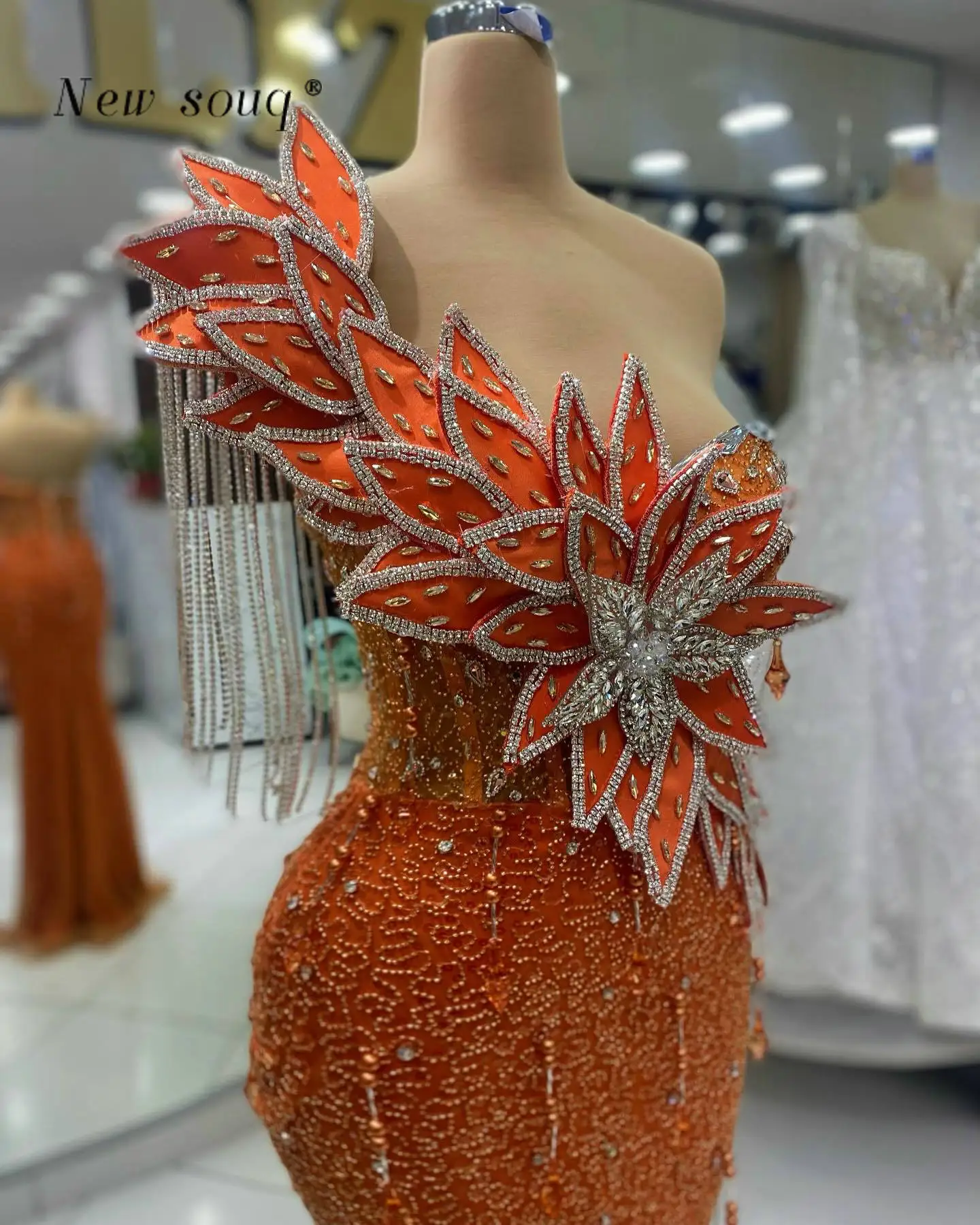 

Burnt Orange Long Mermaid Evening Dresses 2024 Sparkle Crystal Leaves Design Sleeveless Sequins Events Party Gowns with Slit