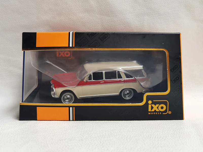 IXO 1:43 Scale FIAT 2300 FAMILIARE 1965 Alloy Car Model Diecast Toy Collectible Ornament Souvenir Toys Cars