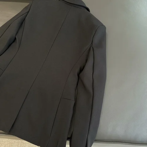 بلايزر وبدلات