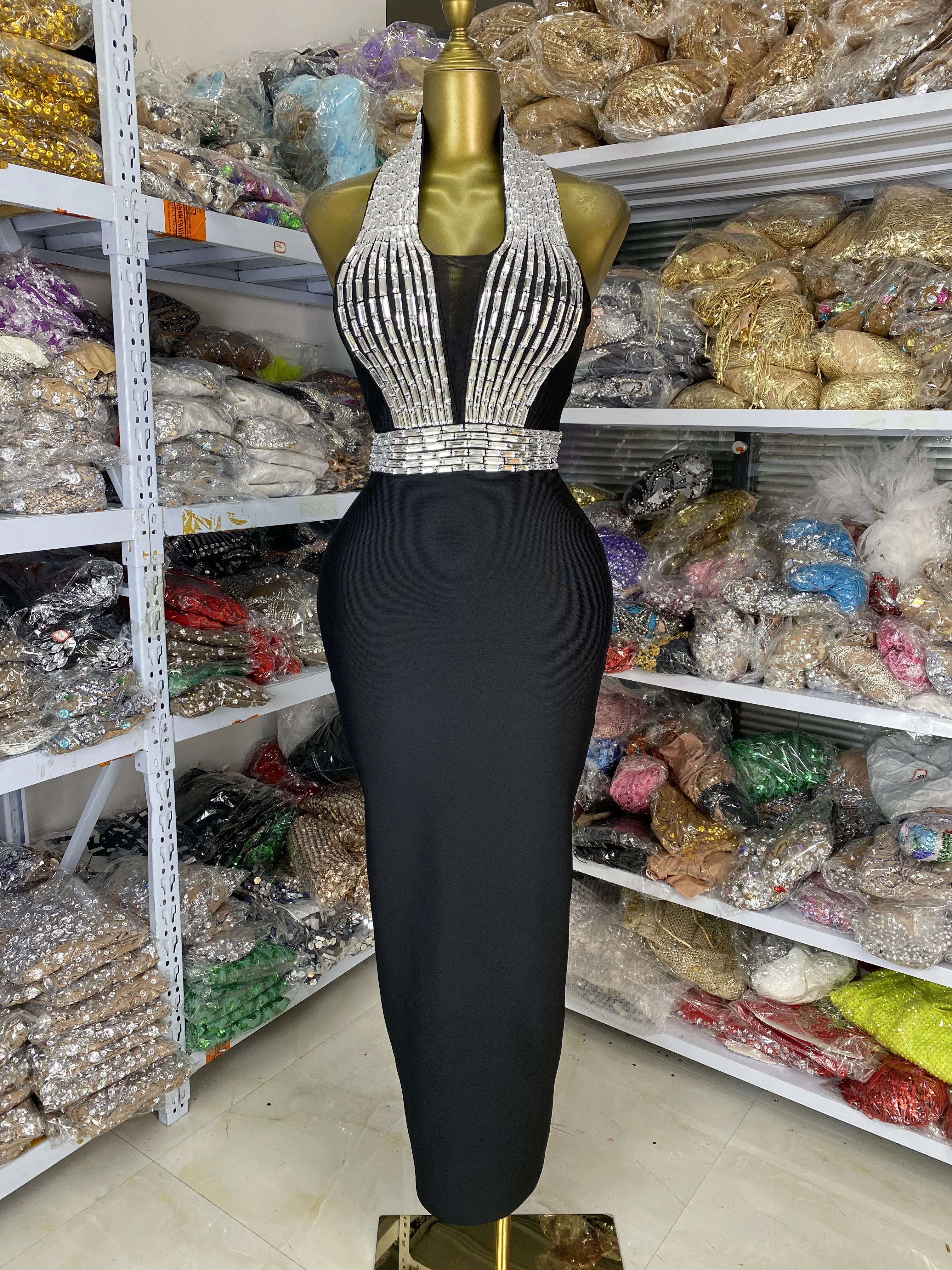 

Женское роскошное длинное облегающее бандажное платье со стразами и вышивкой на шее, эластичное элегантное вечернее клубное платье знаменитостей