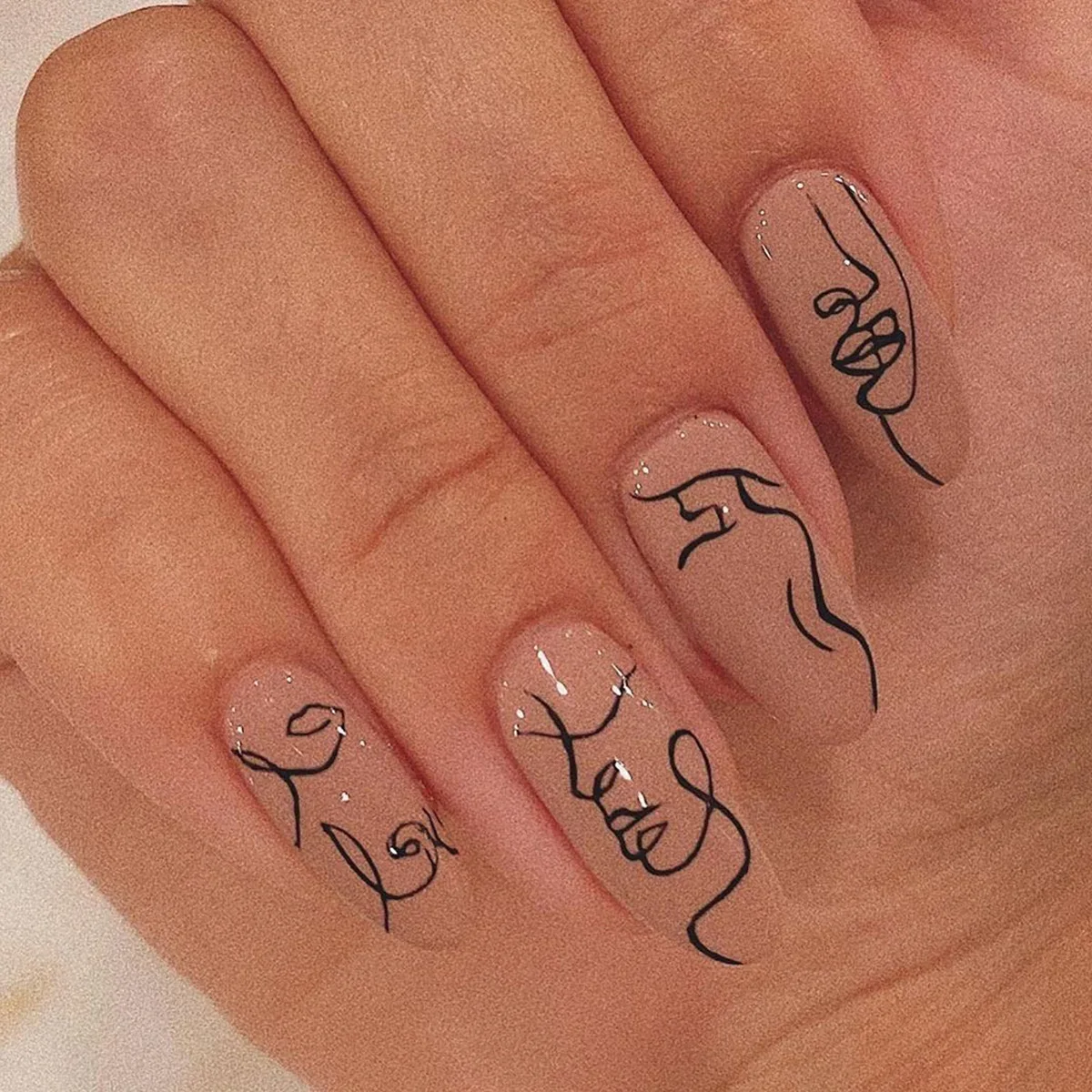 

24pcs Simple Black Line Graffiti Press on Nails Artistic Style Manicure Wearable Nail for Women and Girls False Nail