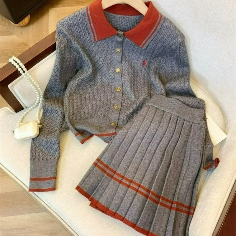 

Новый комплект вязаного свитера High Street, осенний плиссированный кардиган для колледжа Xiaoxiangfeng, короткая юбка, плиссированная юбка, комплект из двух предметов