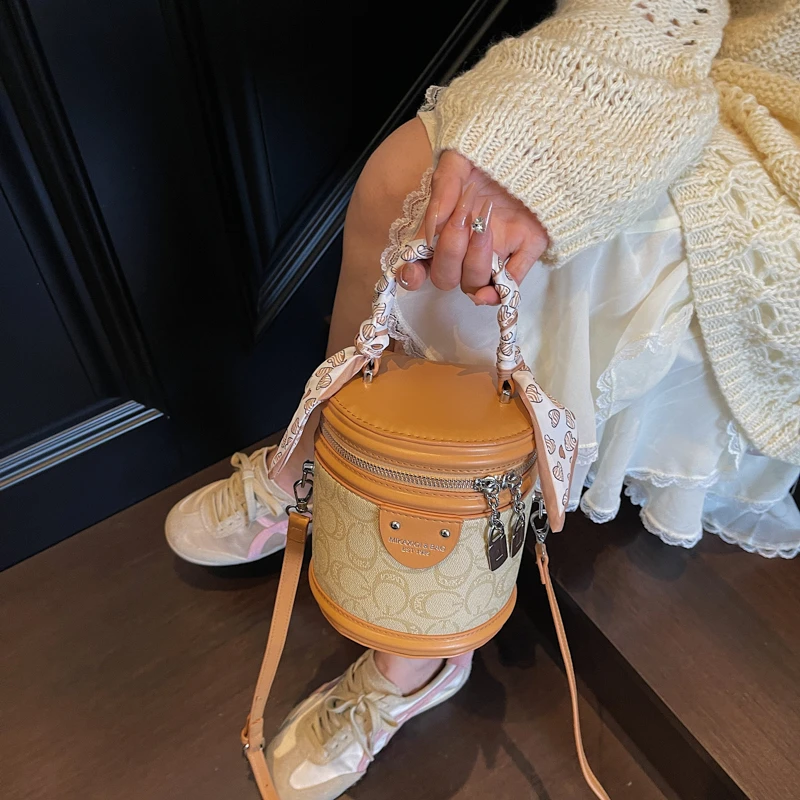 

Stylish Vintage Simple Crossbody Handbag Women's Designer Paris Fashion Trendy Large Capacity Shopper