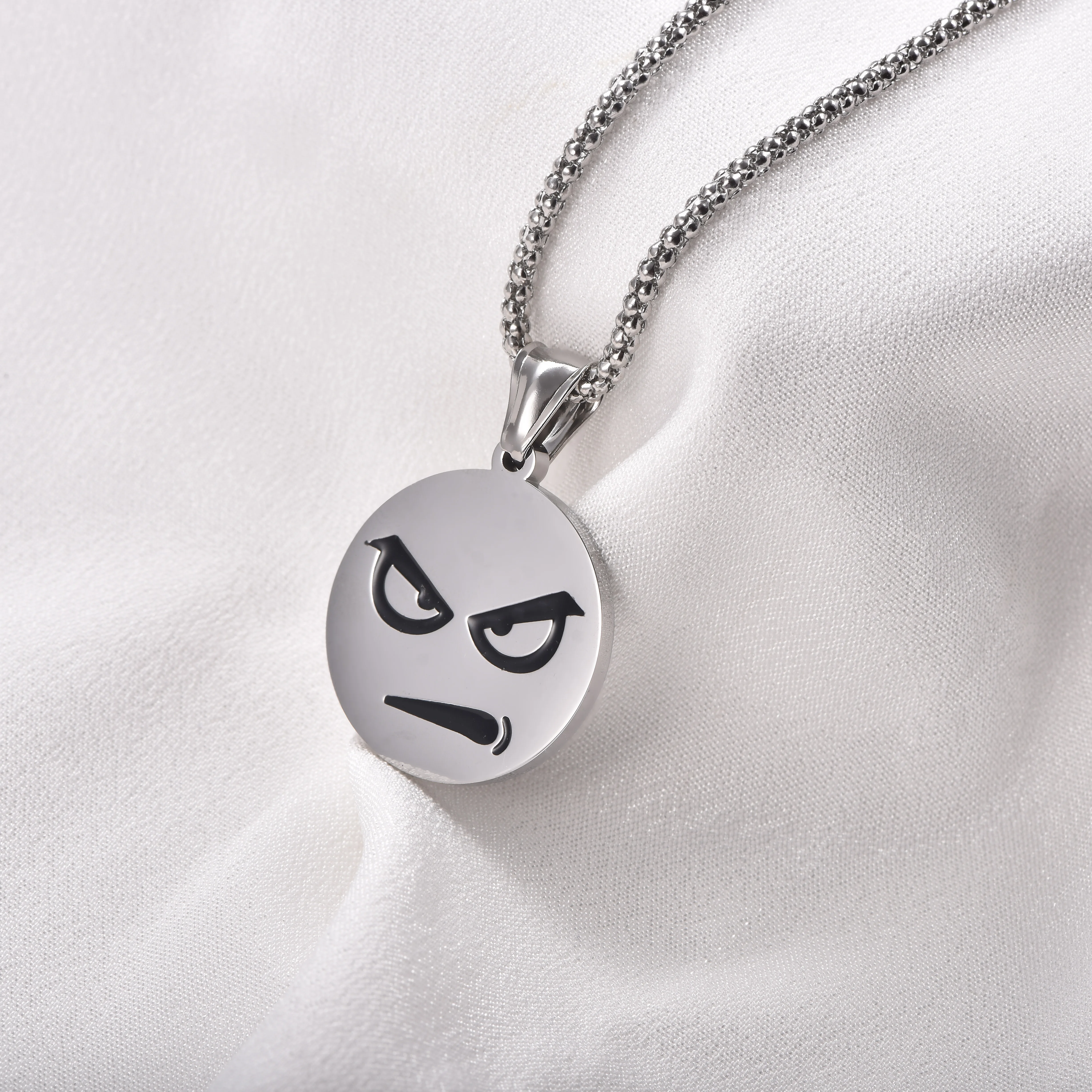 Mehrstilige Emoji-Gesichtsanhänger aus Edelstahl, runde Anhänger für die Schmuckherstellung, antiallergisch, DIY-Halskettenanhänger – Detail 6