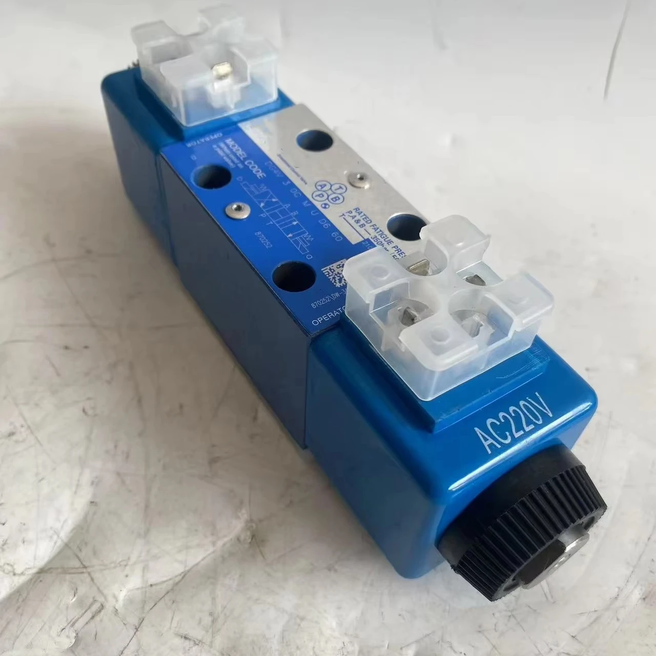 

Гидравлический электромагнитный регулирующий клапан серии DG4V DG4V-5-6CJ-VM-U-H6-20 DG4V-3-2A-M-U-H7-60 DG4V-5-2A-M-U-A6-20