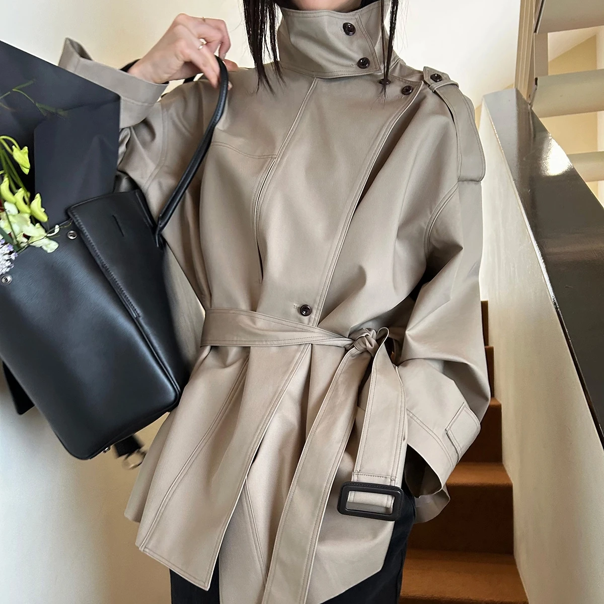 

Women's Korean Chic Autumn New Coat French Belt Slimming High-end Stand Collar Chic Buttoned Short Windbreaker Jacket