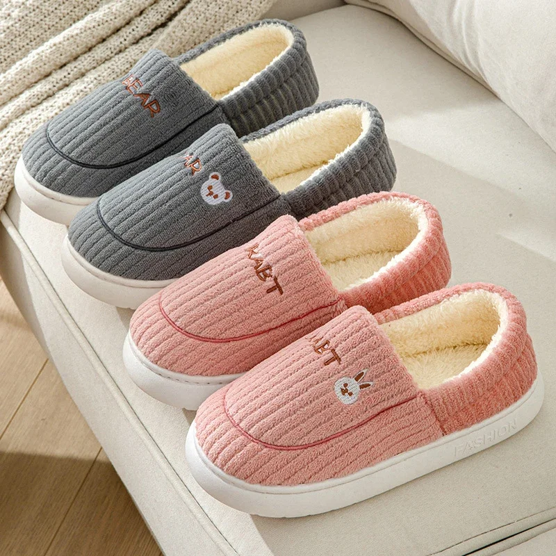 

Милая теплая хлопковая обувь на платформе с вышивкой, женские удобные нескользящие пушистые домашние тапочки, женские домашние парные плюшевые шлепанцы на мягкой подошве