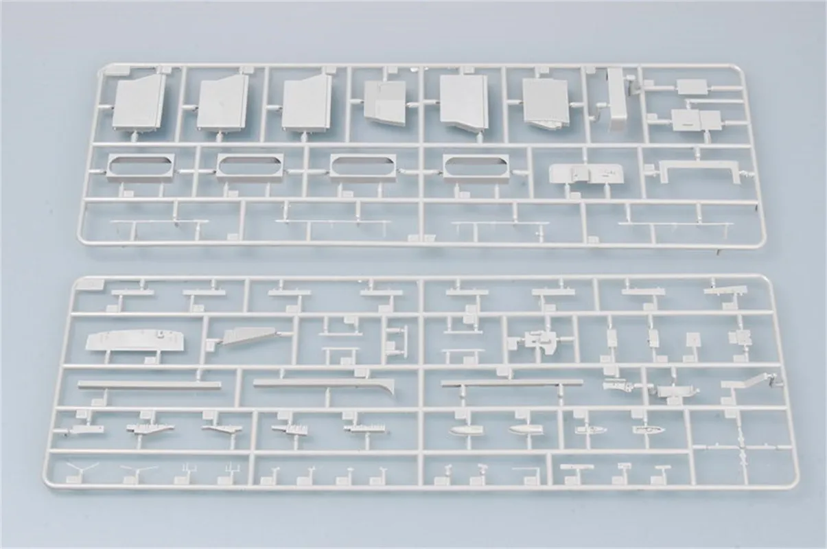 Trumpeter 1/700 Scale USS ABRAHAM LINCOLN CVN-72 Military Plastic Assembly Model Building #05732 - Image 5