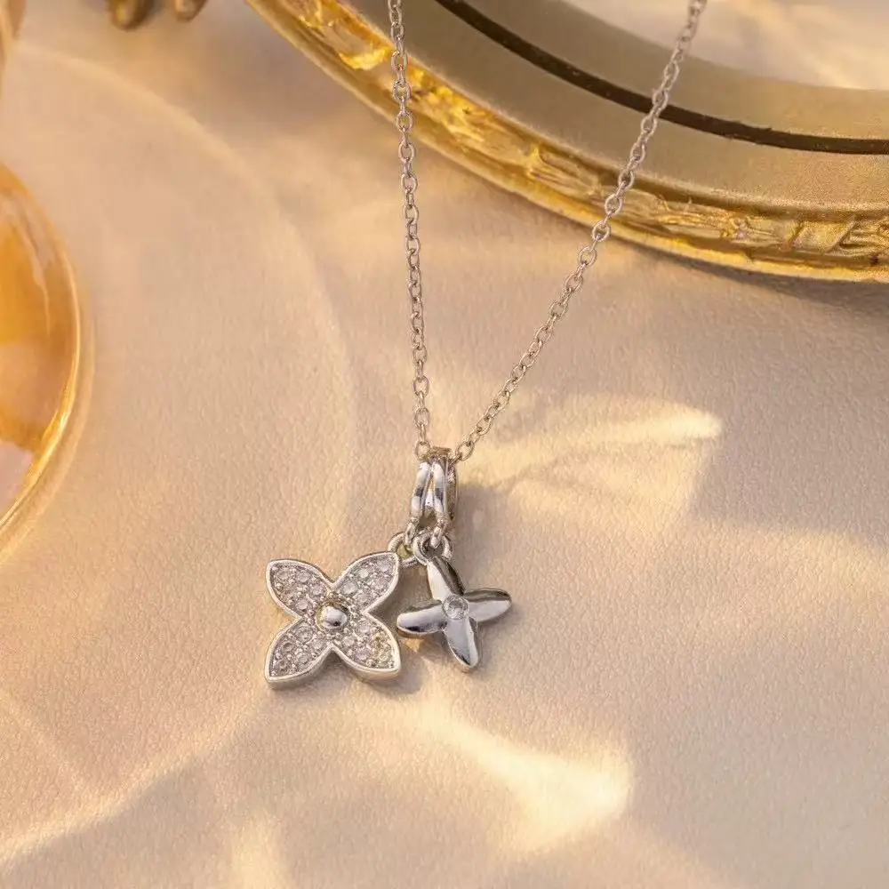 

Новое модное украшение 2026 года: стильное ожерелье из титановой стали с настоящим тетраграматоном, универсальное и элегантное.