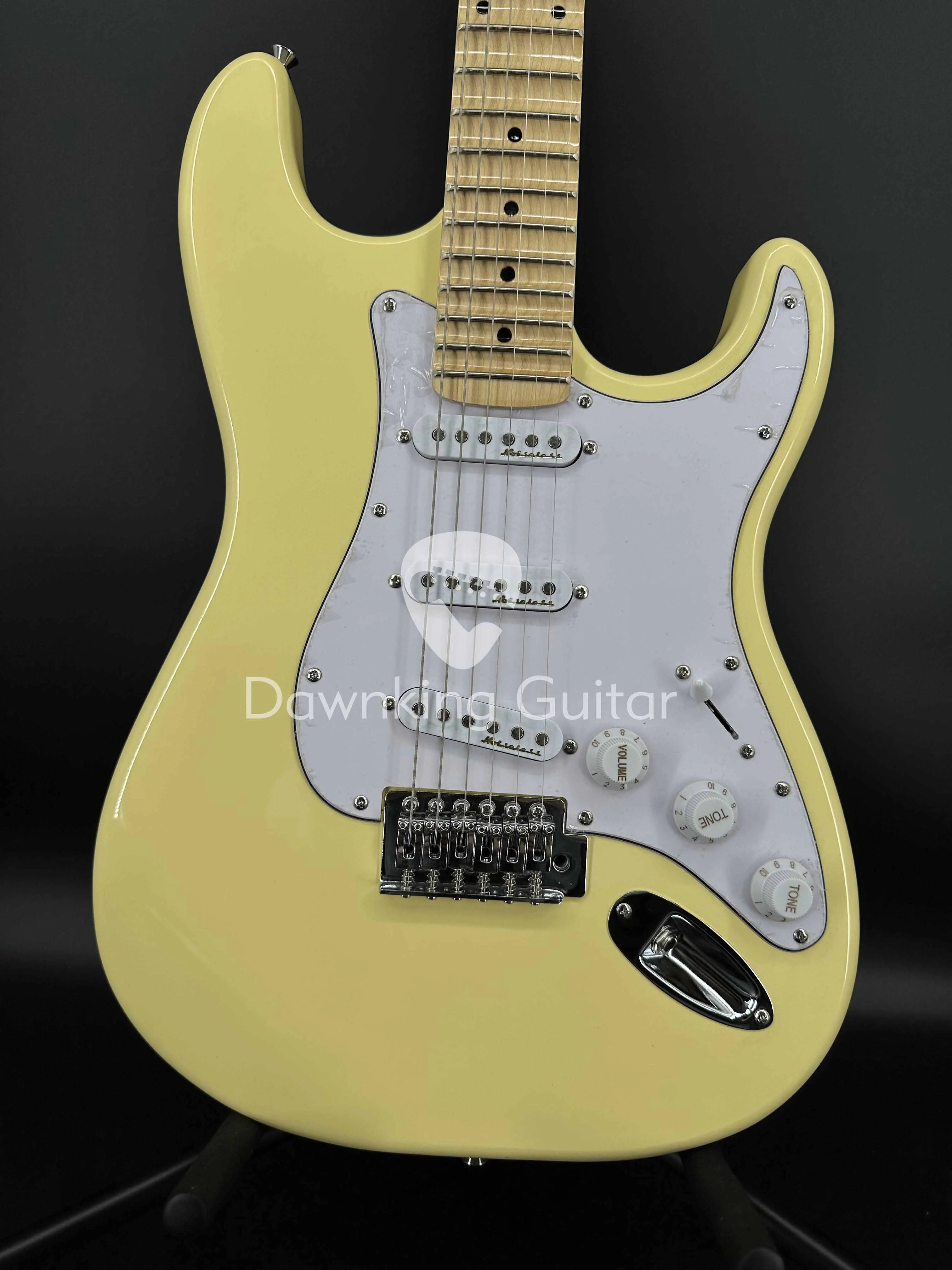 

Cream ST electric guitar strt SSS Maple Neck and Fretboard white pickguard F/S